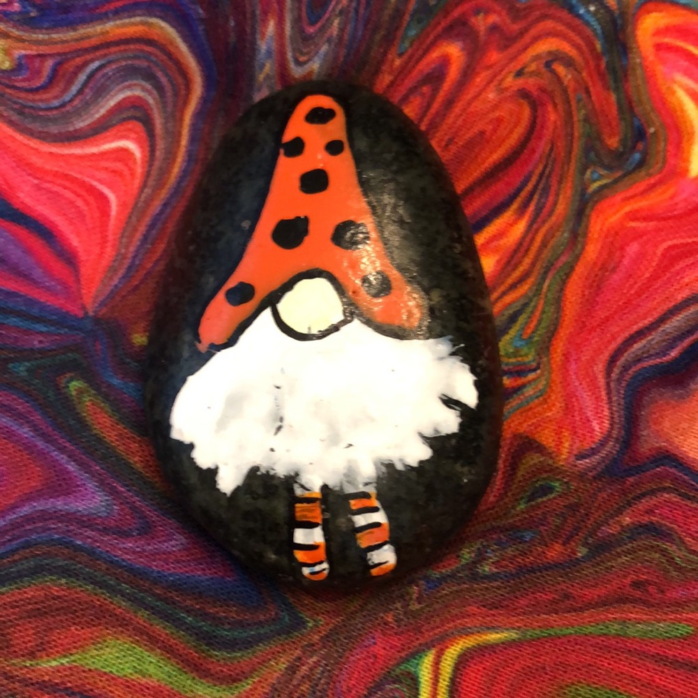 🦋2 /14 🦋 HAND PAINTED HOLIDAY GNOME ROCK